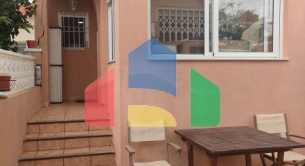 LARGE BUNGALOW WITH SOLARIUM IN LOS FRUTALES: 2 BEDROOMS, 1 BATHROOM