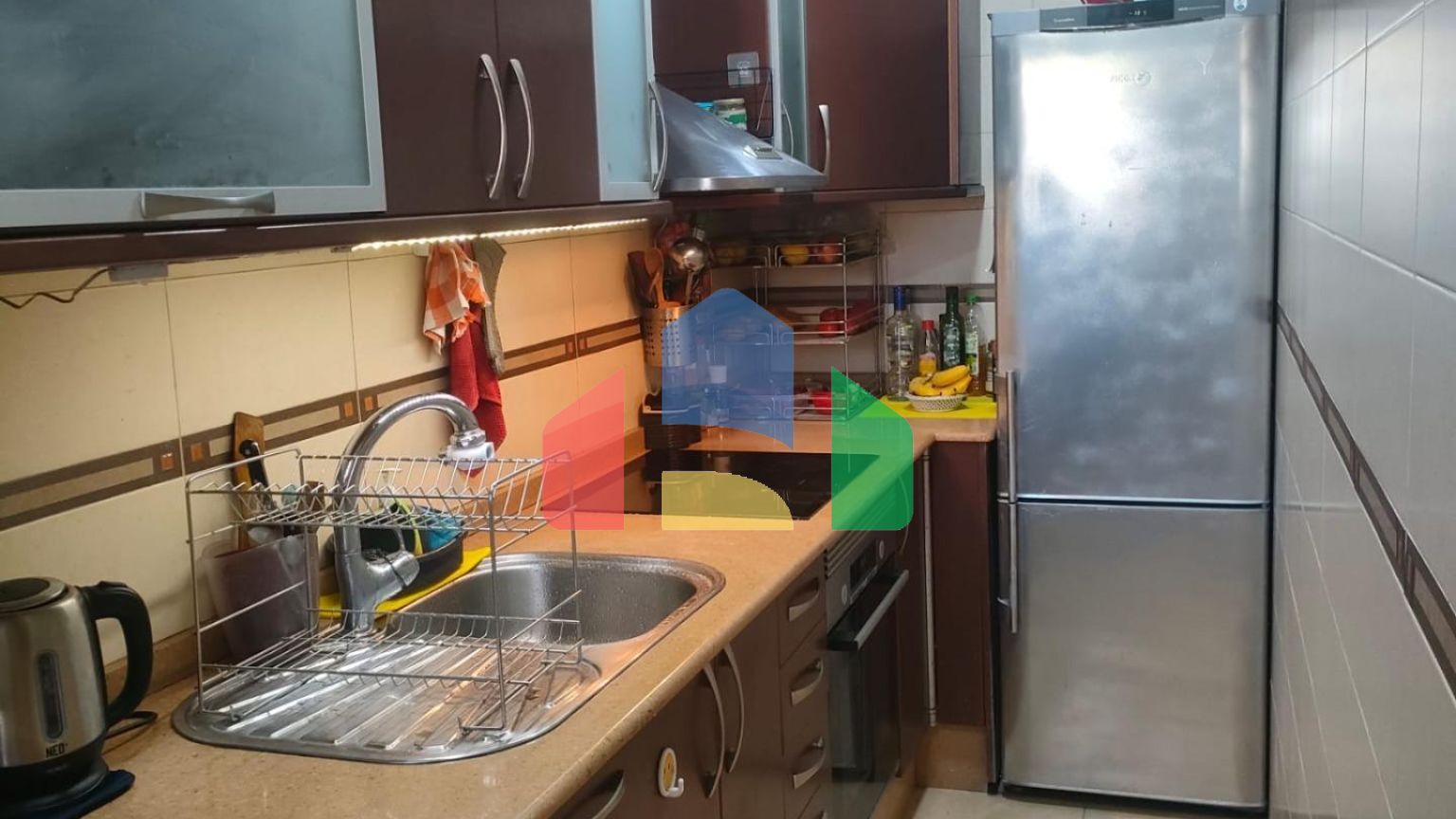 БОЛЬШОЙ БУНГАЛО С СОЛЯРИЕМ В ЛОС-ФРУТАЛЕСЕ : 2 СПАЛЬНИ, 1 ВАННАЯ КОМНАТА