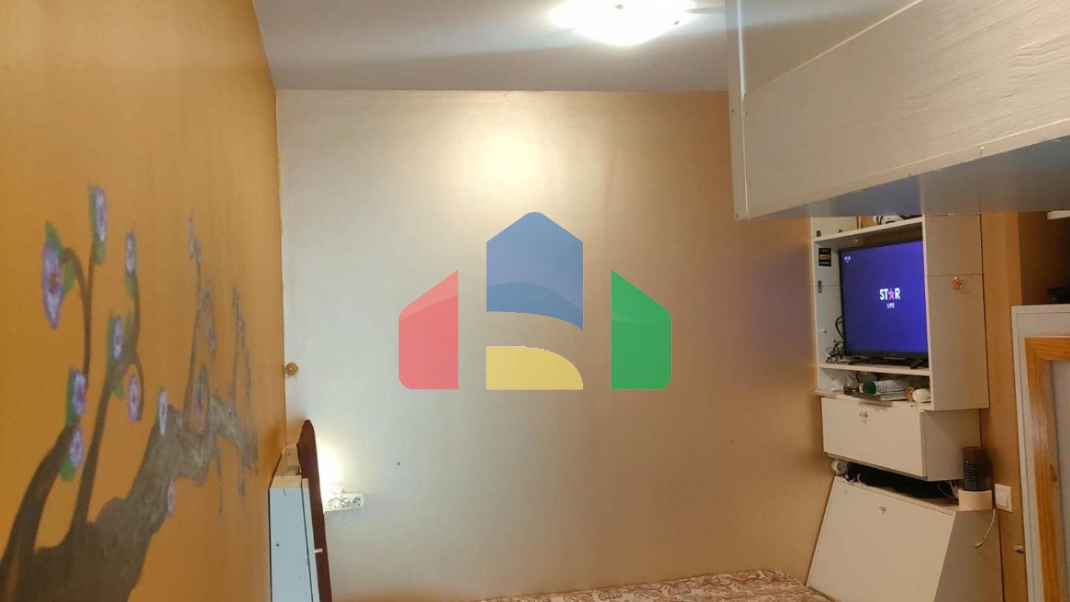 БОЛЬШОЙ БУНГАЛО С СОЛЯРИЕМ В ЛОС-ФРУТАЛЕСЕ : 2 СПАЛЬНИ, 1 ВАННАЯ КОМНАТА