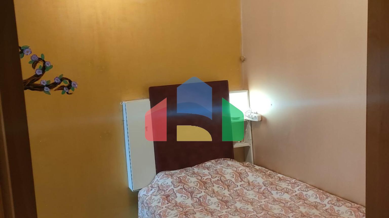 БОЛЬШОЙ БУНГАЛО С СОЛЯРИЕМ В ЛОС-ФРУТАЛЕСЕ : 2 СПАЛЬНИ, 1 ВАННАЯ КОМНАТА