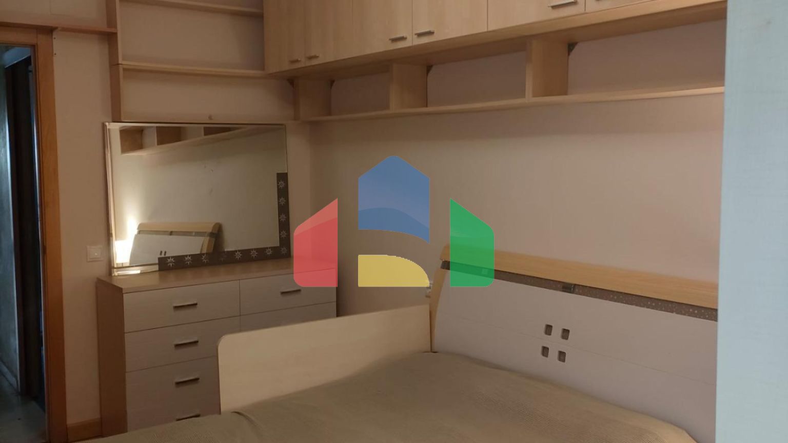 БОЛЬШОЙ БУНГАЛО С СОЛЯРИЕМ В ЛОС-ФРУТАЛЕСЕ : 2 СПАЛЬНИ, 1 ВАННАЯ КОМНАТА