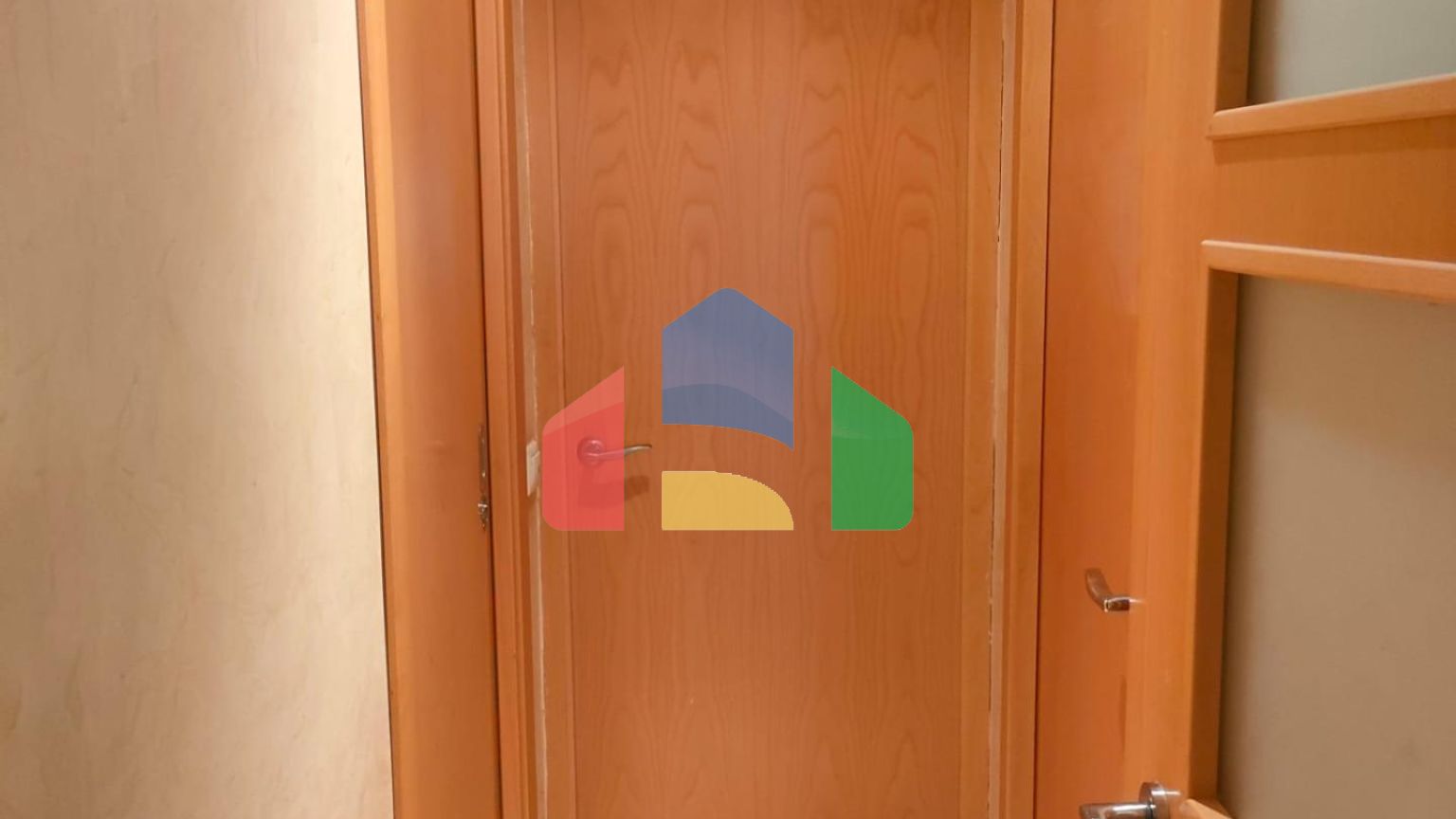 БОЛЬШОЙ БУНГАЛО С СОЛЯРИЕМ В ЛОС-ФРУТАЛЕСЕ : 2 СПАЛЬНИ, 1 ВАННАЯ КОМНАТА