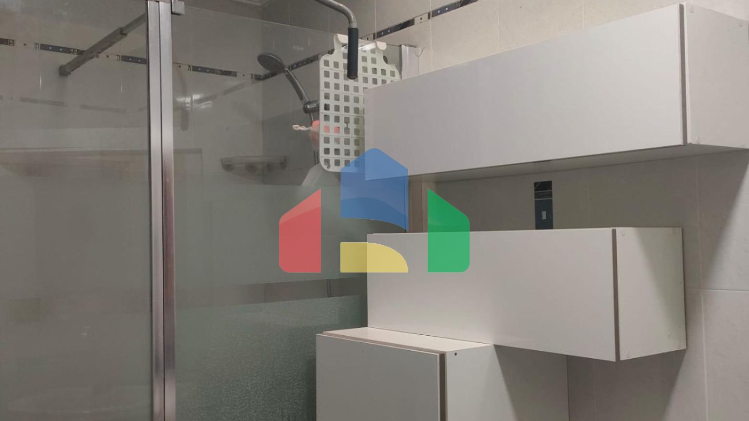 БОЛЬШОЙ БУНГАЛО С СОЛЯРИЕМ В ЛОС-ФРУТАЛЕСЕ : 2 СПАЛЬНИ, 1 ВАННАЯ КОМНАТА