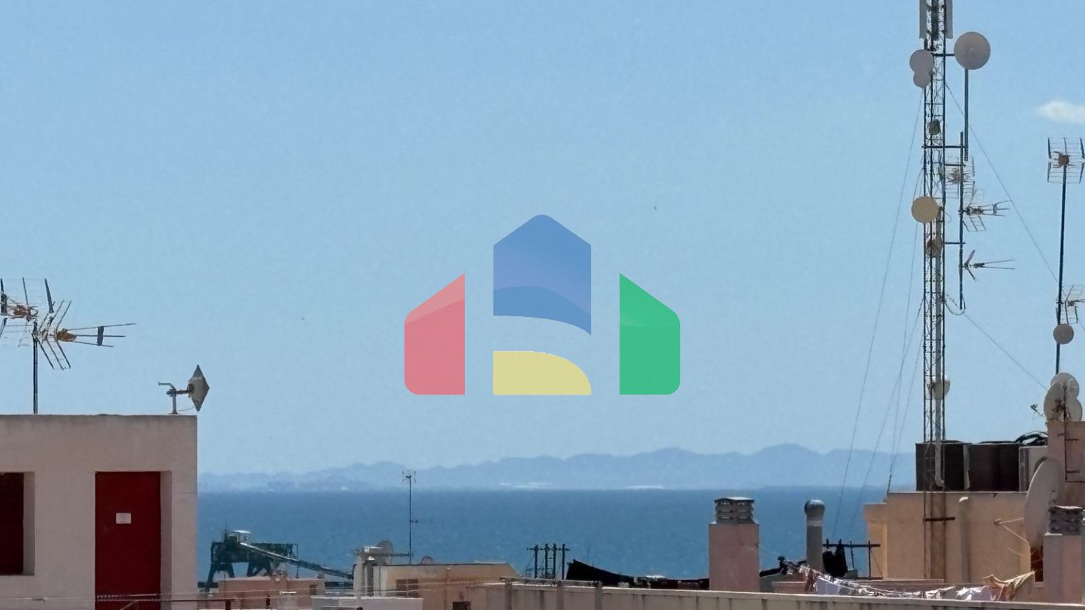 Эксклюзивная квартира в сердце Торревьехи ️ 2 спальни, ванная комната с барбекю и солярием с видом на мор