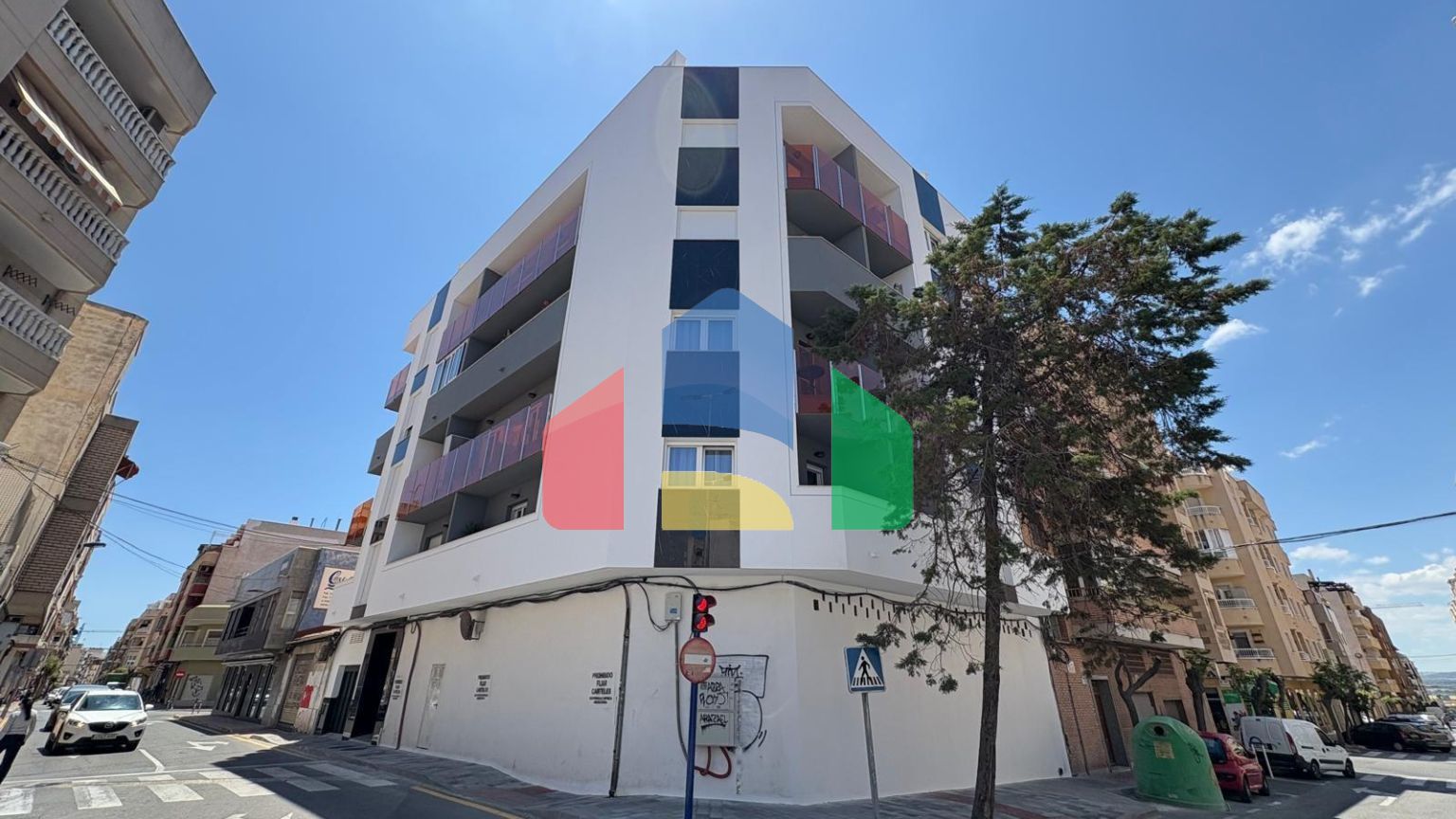 Эксклюзивная квартира в сердце Торревьехи ️ 2 спальни, ванная комната с барбекю и солярием с видом на мор