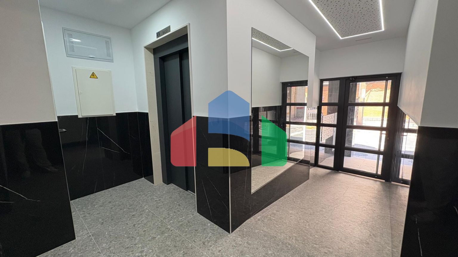 Эксклюзивная квартира в сердце Торревьехи ️ 2 спальни, ванная комната с барбекю и солярием с видом на мор