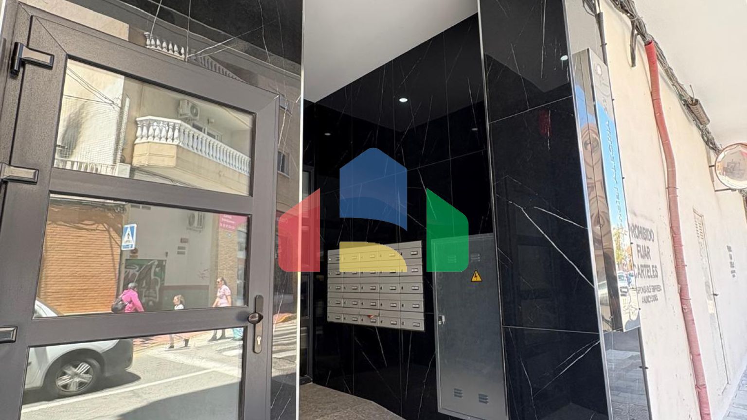 Эксклюзивная квартира в сердце Торревьехи ️ 2 спальни, ванная комната с барбекю и солярием с видом на мор