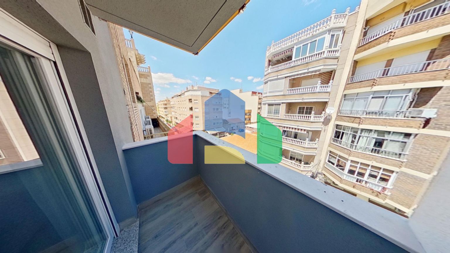 Эксклюзивная квартира в сердце Торревьехи ️ 2 спальни, ванная комната с барбекю и солярием с видом на мор