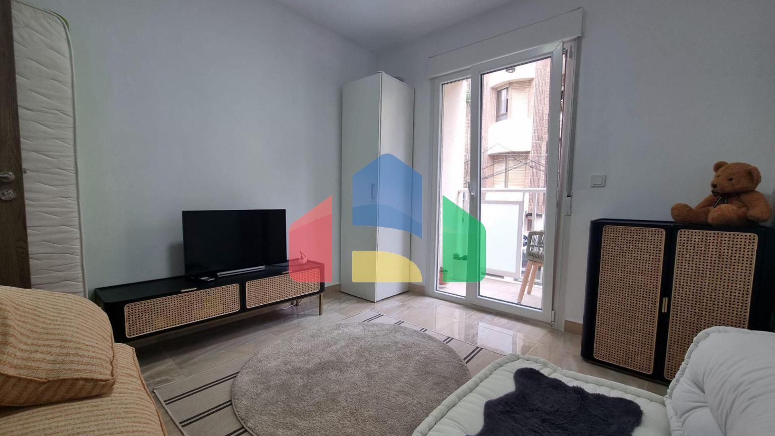 ДВА В ОДНОМ !!! ПРЕКРАСНАЯ ЦЕНТРАЛЬНАЯ КВАРТИРА ПОСЛЕ КАПИТАЛЬНОГО РЕМОНТА АДАПТИРОВАННАЯ ПОД ХОСТЕЛ