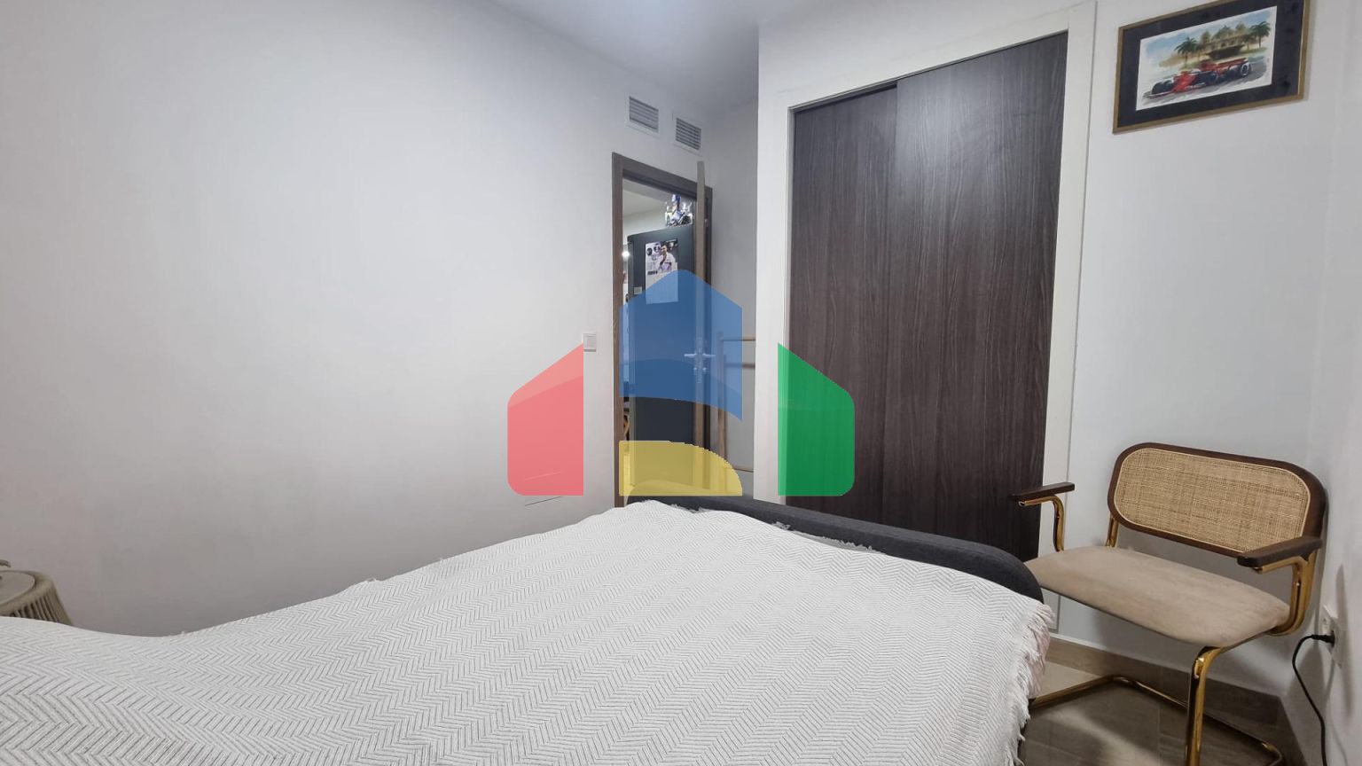 ДВА В ОДНОМ !!! ПРЕКРАСНАЯ ЦЕНТРАЛЬНАЯ КВАРТИРА ПОСЛЕ КАПИТАЛЬНОГО РЕМОНТА АДАПТИРОВАННАЯ ПОД ХОСТЕЛ