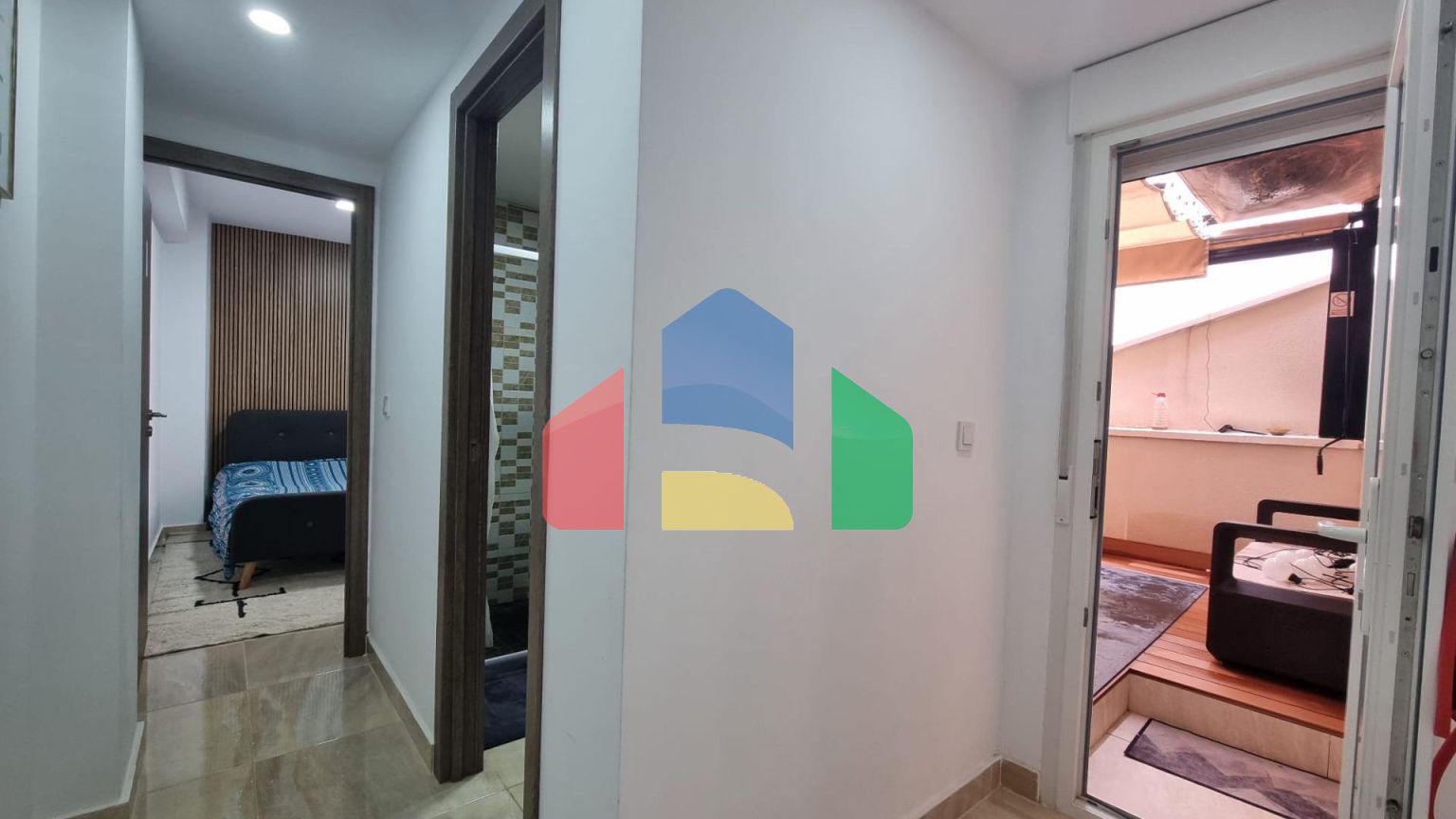 ДВА В ОДНОМ !!! ПРЕКРАСНАЯ ЦЕНТРАЛЬНАЯ КВАРТИРА ПОСЛЕ КАПИТАЛЬНОГО РЕМОНТА АДАПТИРОВАННАЯ ПОД ХОСТЕЛ