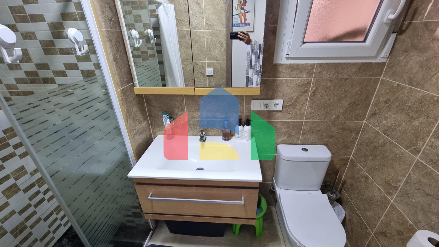 ДВА В ОДНОМ !!! ПРЕКРАСНАЯ ЦЕНТРАЛЬНАЯ КВАРТИРА ПОСЛЕ КАПИТАЛЬНОГО РЕМОНТА АДАПТИРОВАННАЯ ПОД ХОСТЕЛ