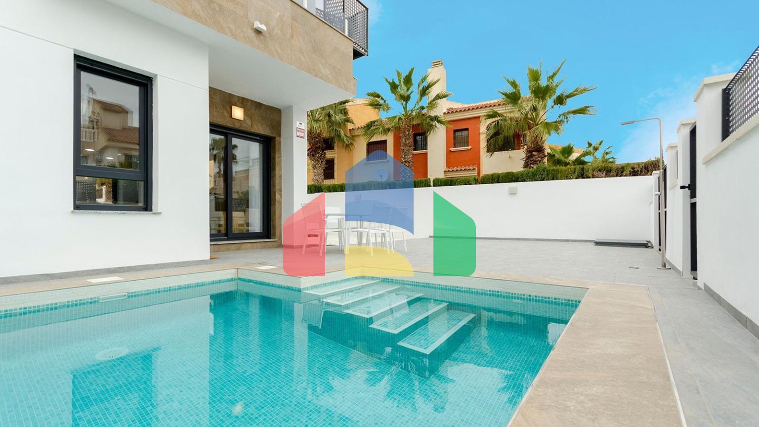 НОВЫЕ ВИЛЛЫ В ТОРРЕВЬЕХЕ