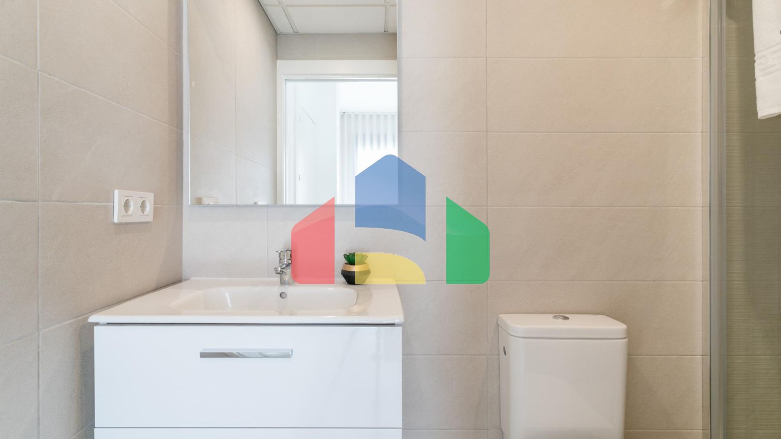 НОВАЯ ЗАКРЫТАЯ УРБАНИЗАЦИЯ В ТОРРЕВЬЕХЕ ВСЕГО В 700 М ОТ ПЛЯЖА