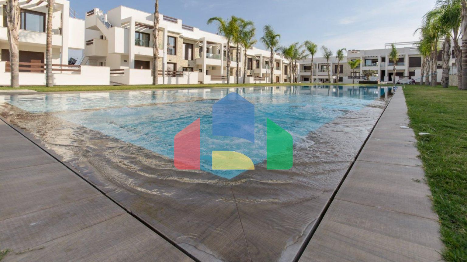 НОВЫЙ ЖИЛОЙ КОМПЛЕКС С БУНГАЛО В ЛОС БАЛКОНЕС, ТОРРЕВЬЕХА