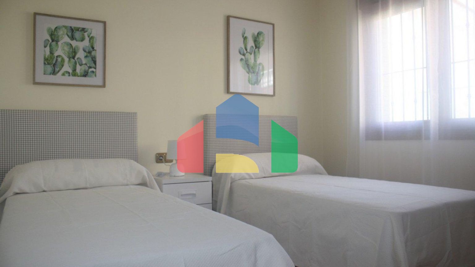 КРАСИВАЯ ВИЛЛА В ЛОС АЛЬТОС, ТОРРЕВЬЕХА