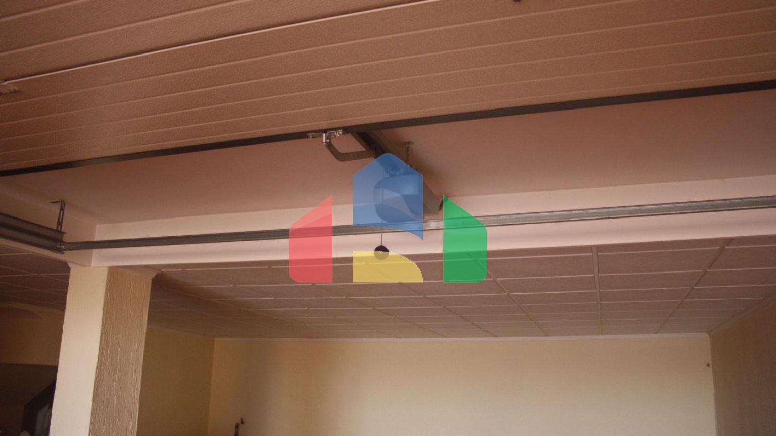 КРАСИВЫЙ ТАУНХАУС В ЛОС АЛЬТОС, ТОРРЕВЬЕХА