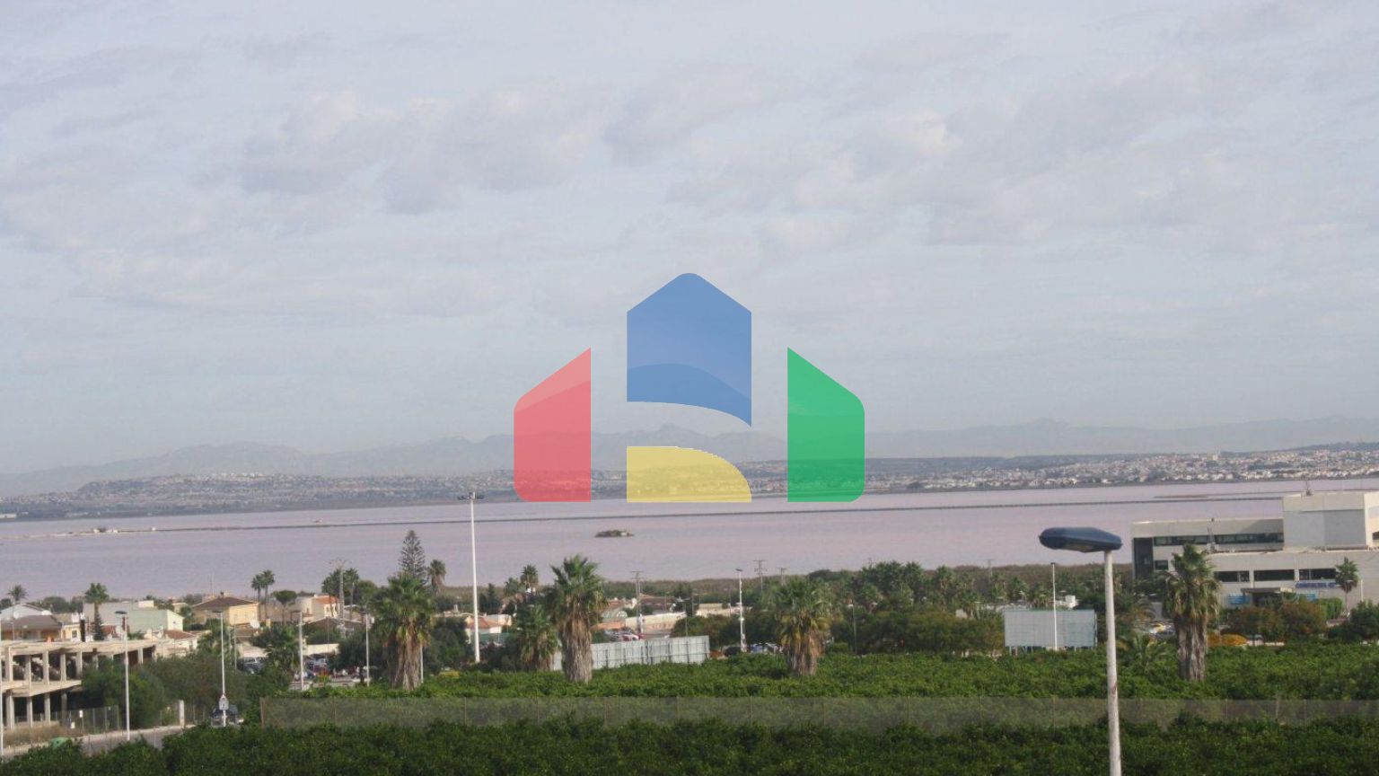 КРАСИВЫЙ ТАУНХАУС В ЛОС АЛЬТОС, ТОРРЕВЬЕХА