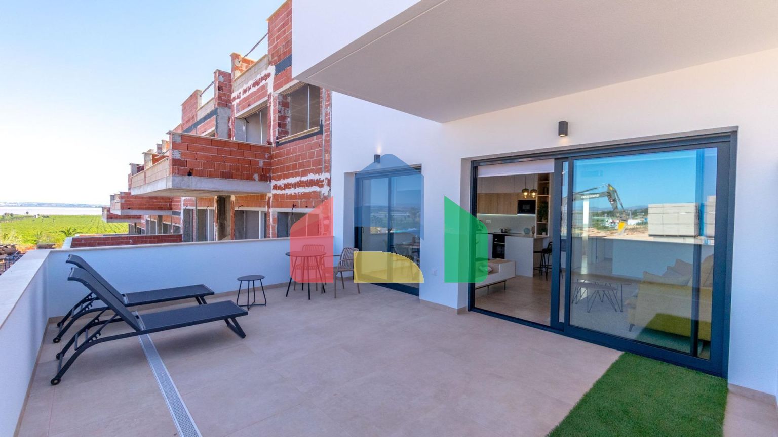 НОВЫЙ ЖИЛОЙ КОМПЛЕКС БУНГАЛО В ЛОС БАЛКОНЕС