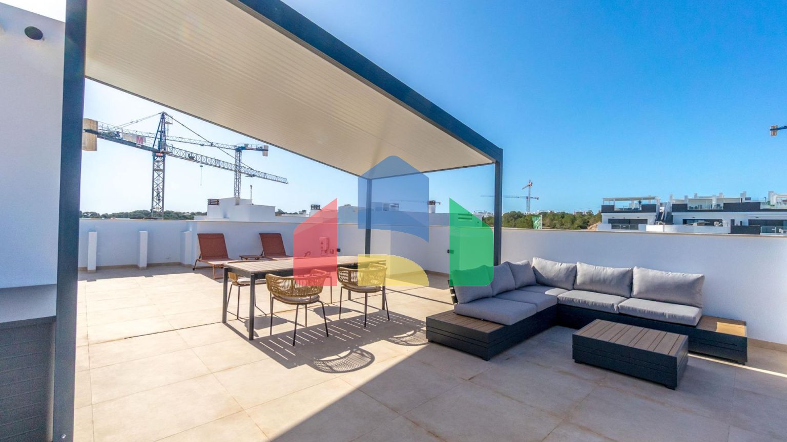 НОВЫЙ ЖИЛОЙ КОМПЛЕКС БУНГАЛО В ЛОС БАЛКОНЕС