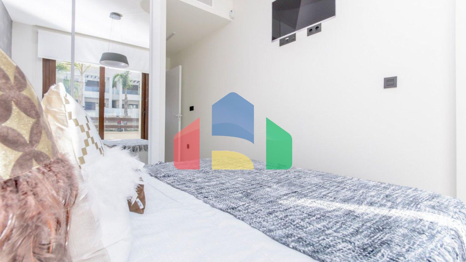 НОВЫЙ ЖИЛОЙ КОМПЛЕКС С БУНГАЛО В ЛОС БАЛКОНЕС, ТОРРЕВЬЕХА