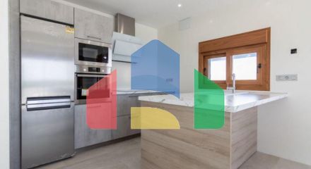 INDEPENDENT HOUSE NEAR THE BEACH IN TORREVIEJA