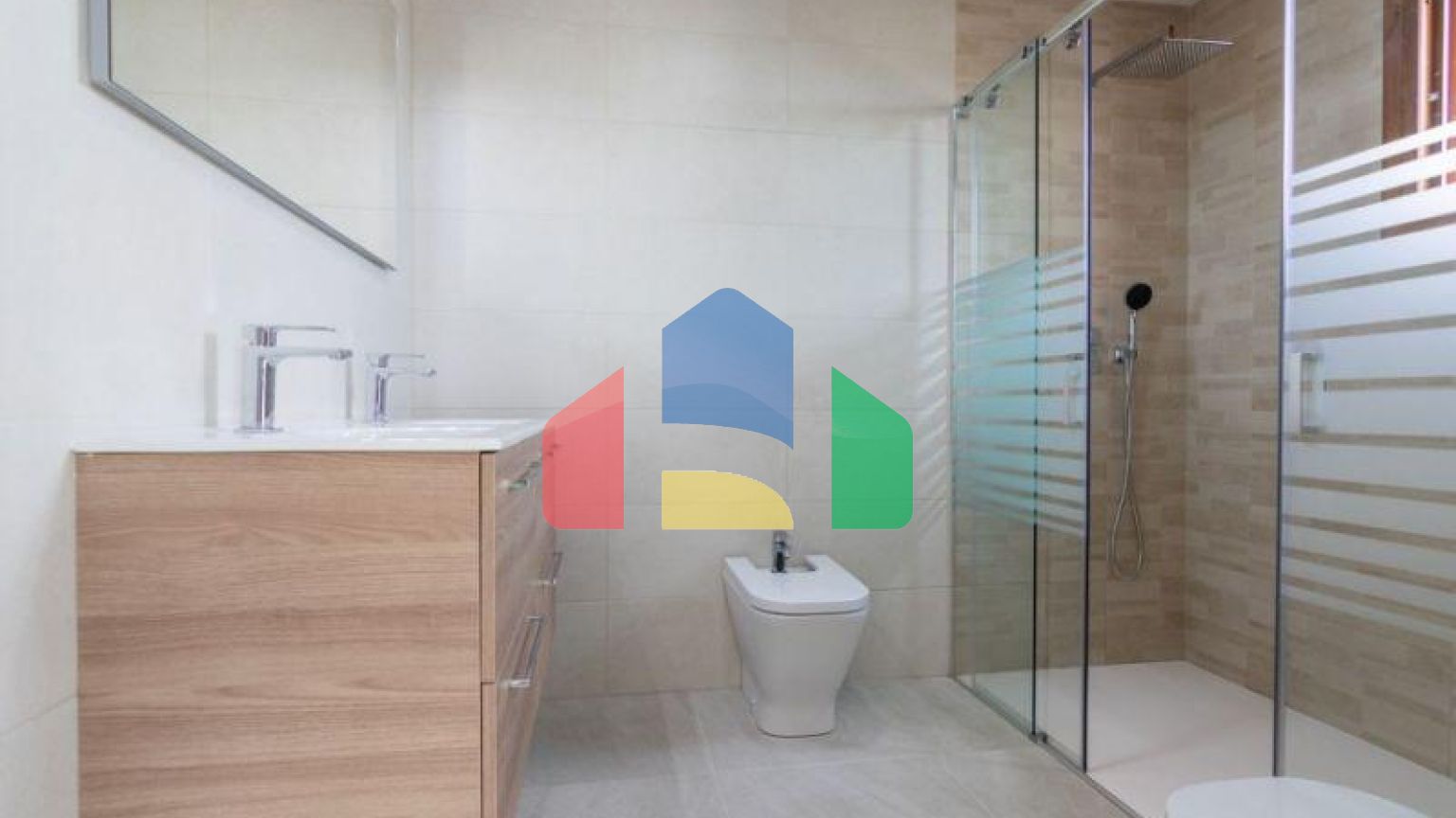 INDEPENDENT HOUSE NEAR THE BEACH IN TORREVIEJA