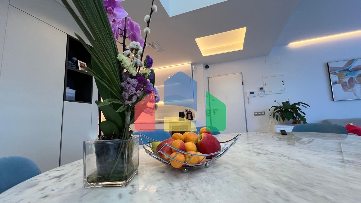 ШИКАРНАЯ ВИЛЛА ВОЗЛЕ МОРЯ. 3 СПАЛЬНИ. 3 ВАННЫЕ КОМНАТЫ. УЧАСТОК 200 М2. БАССЕЙН. СОЛЯРИЙ. ГАРАЖ.