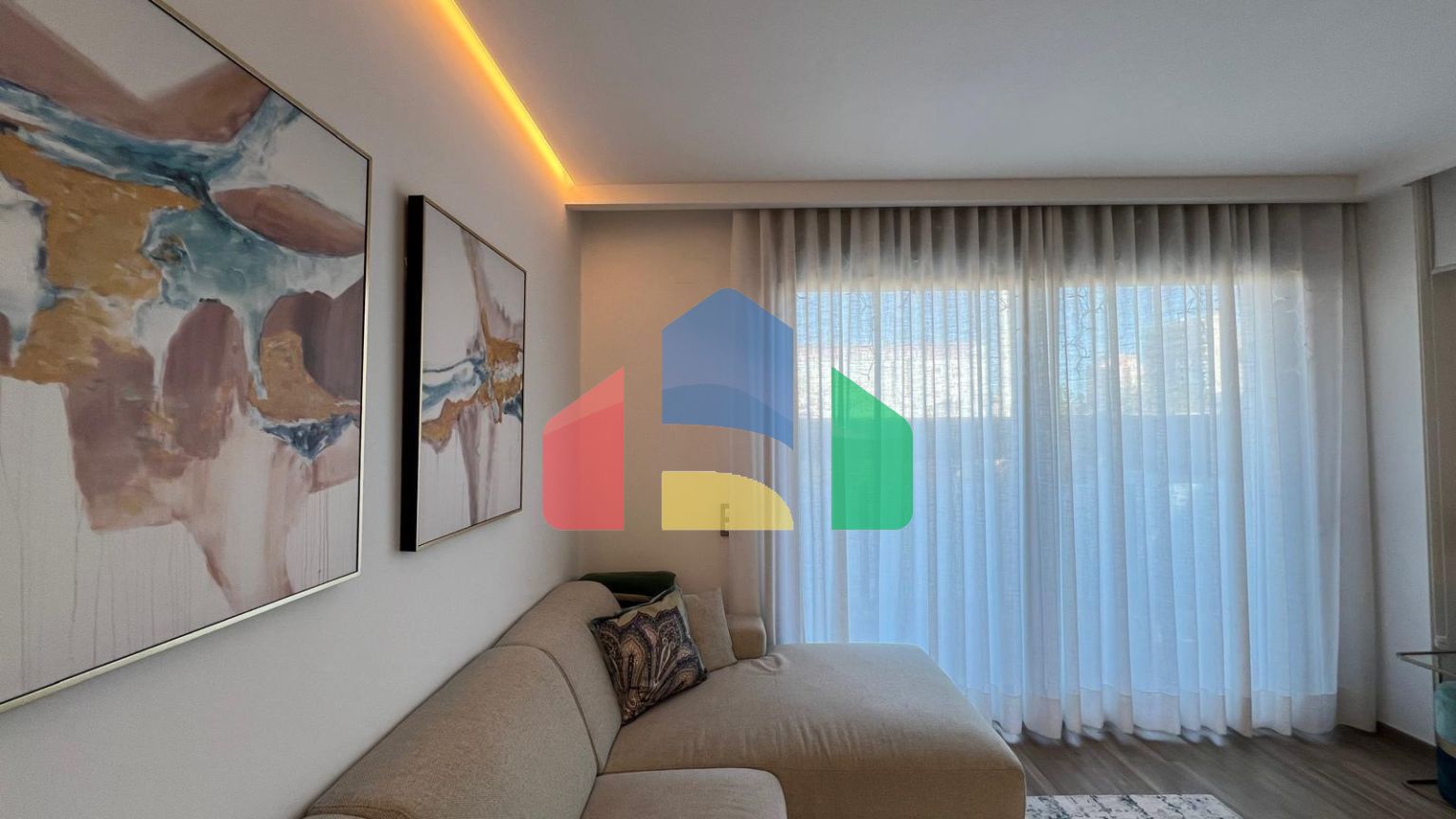 ШИКАРНАЯ ВИЛЛА ВОЗЛЕ МОРЯ. 3 СПАЛЬНИ. 3 ВАННЫЕ КОМНАТЫ. УЧАСТОК 200 М2. БАССЕЙН. СОЛЯРИЙ. ГАРАЖ.