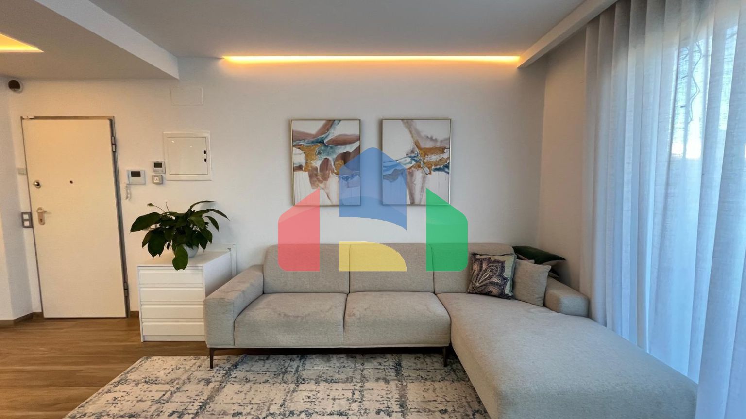 ШИКАРНАЯ ВИЛЛА ВОЗЛЕ МОРЯ. 3 СПАЛЬНИ. 3 ВАННЫЕ КОМНАТЫ. УЧАСТОК 200 М2. БАССЕЙН. СОЛЯРИЙ. ГАРАЖ.