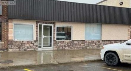 Commercial - Commercial/Retail - Cardston, Canada - Canada