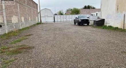 Commercial - Commercial/Retail - Cardston, Canada - Canada