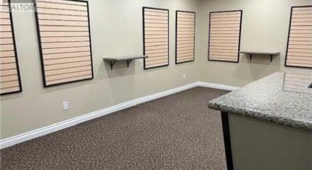 Commercial - Commercial/Retail - Cardston, Canada - Canada