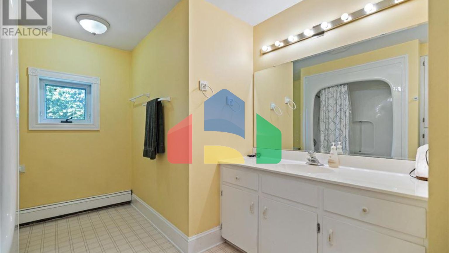 Residential - Single Family Home - Charlottetown, Canada - Canada