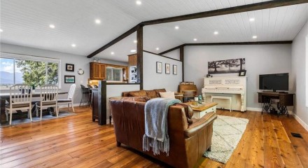 Residential - Single Family Home - Chilliwack, Canada - Canada