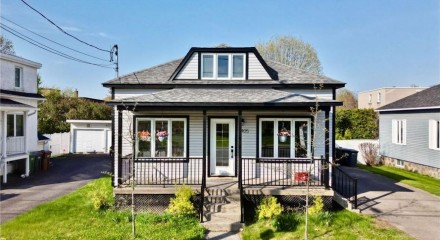 Residential - Two Level House - Drummondville, Canada - Canada