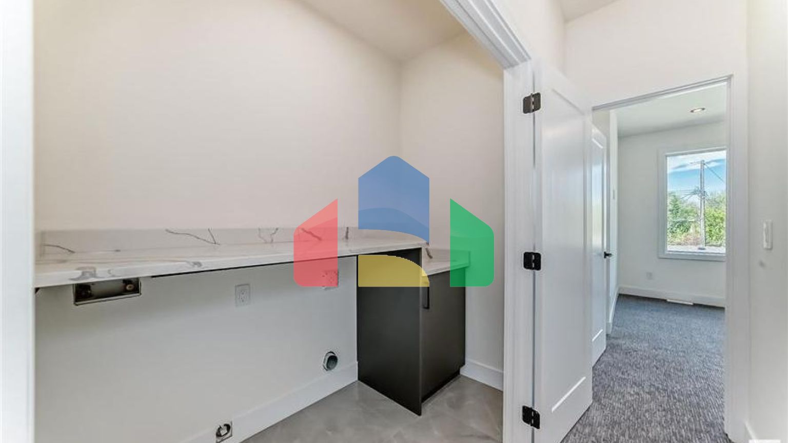 Residential - Single Family Home - Edmonton, Canada - Canada