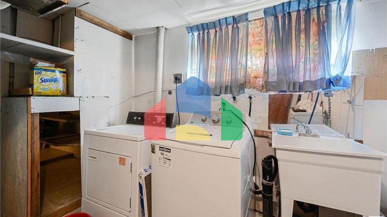 Residential - Single Family Home - Edmonton, Canada - Canada