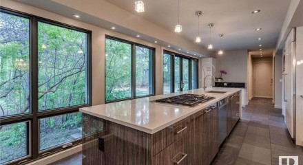 Residential - Single Family Home - Edmonton, Canada - Canada