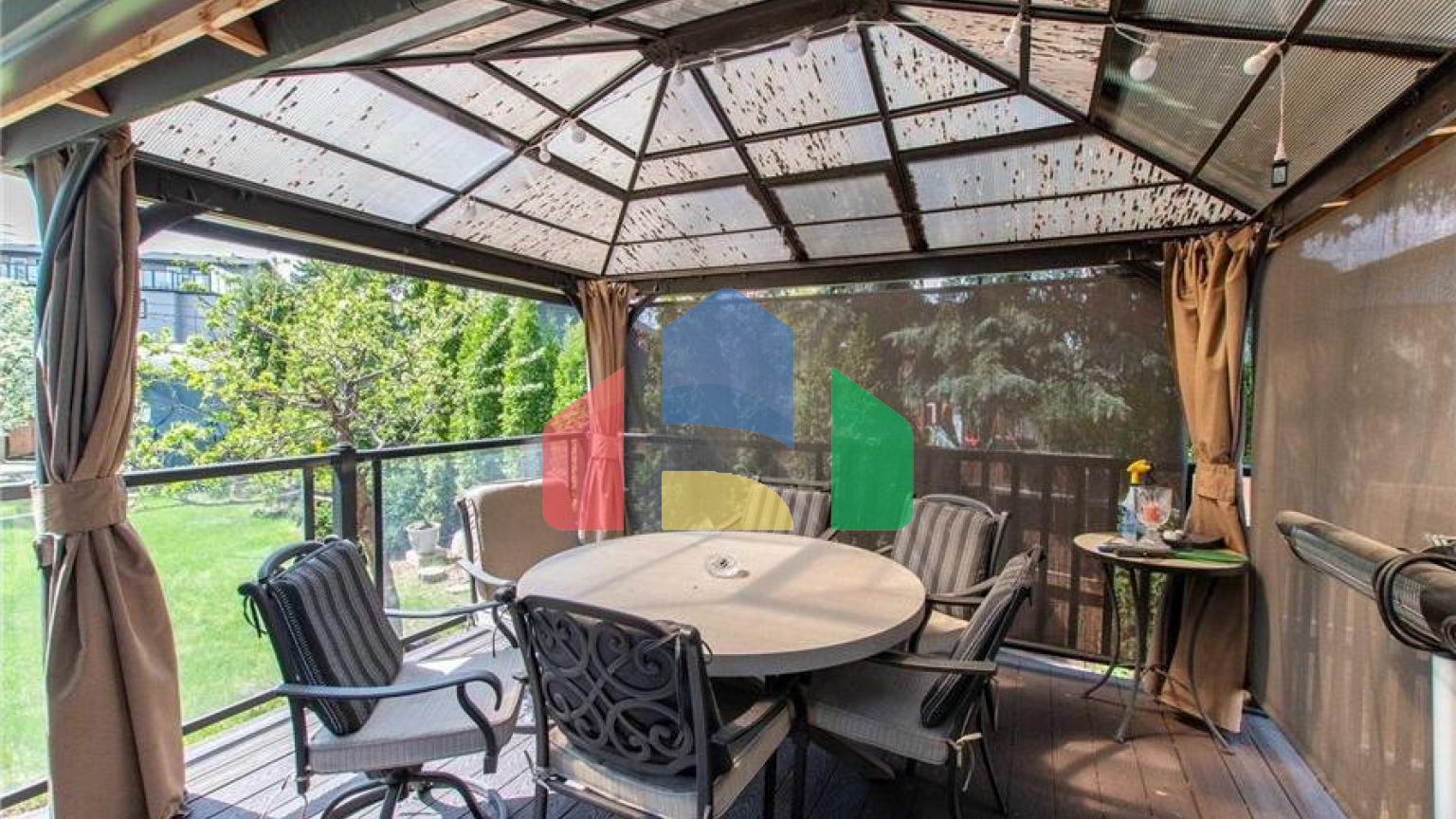 Residential - Single Family Home - Edmonton, Canada - Canada