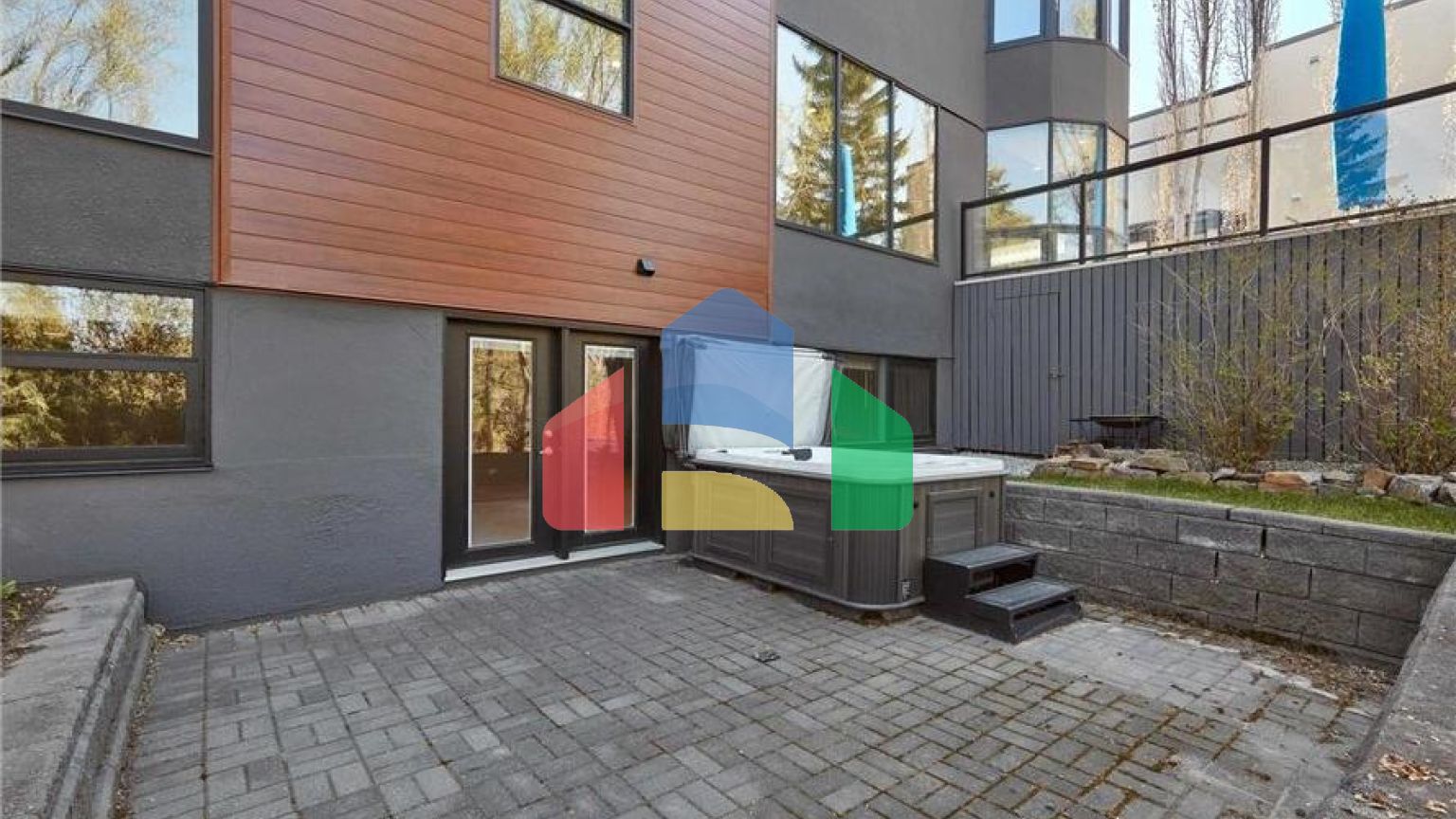 Residential - Single Family Home - Edmonton, Canada - Canada