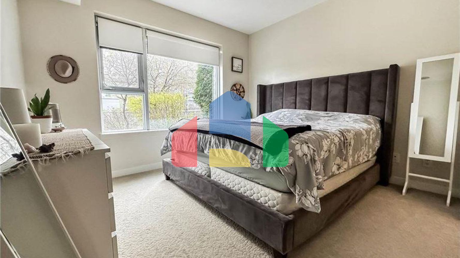 Residential - Condo/Apartment - Edmonton, Canada - Canada