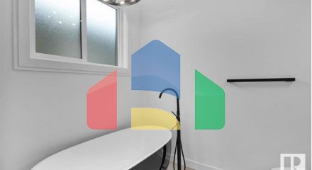 Residential - Single Family Home - Edmonton, Canada - Canada