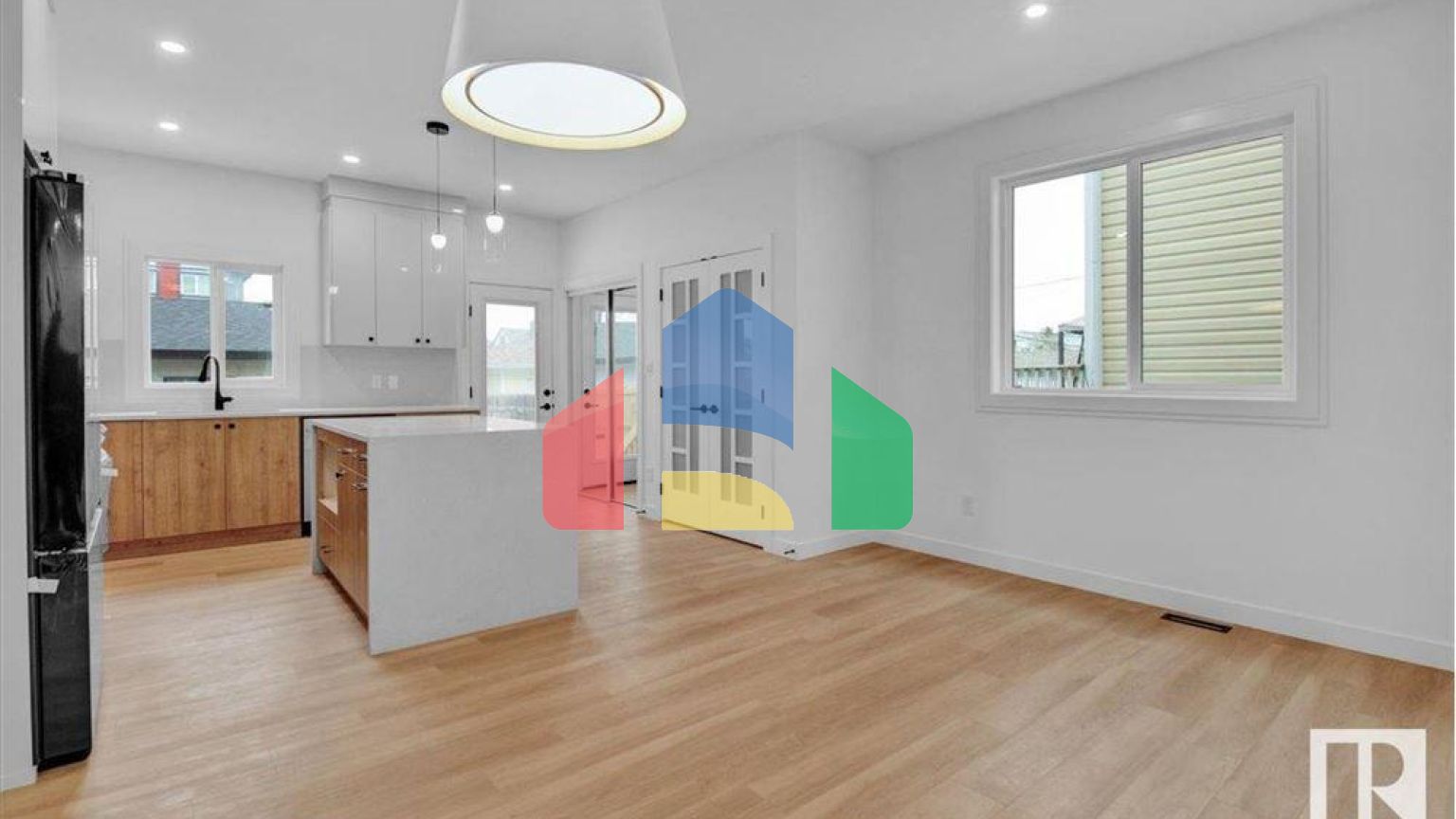 Residential - Single Family Home - Edmonton, Canada - Canada