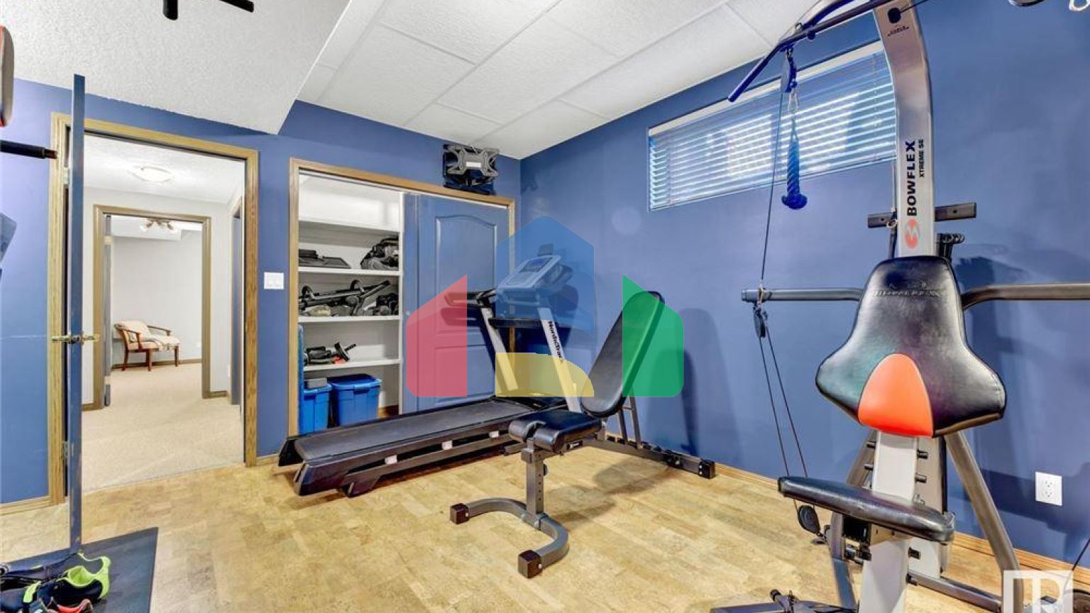 Residential - Single Family Home - Edmonton, Canada - Canada