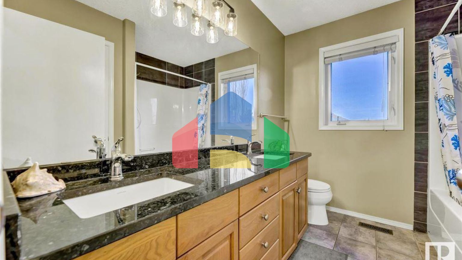 Residential - Single Family Home - Edmonton, Canada - Canada