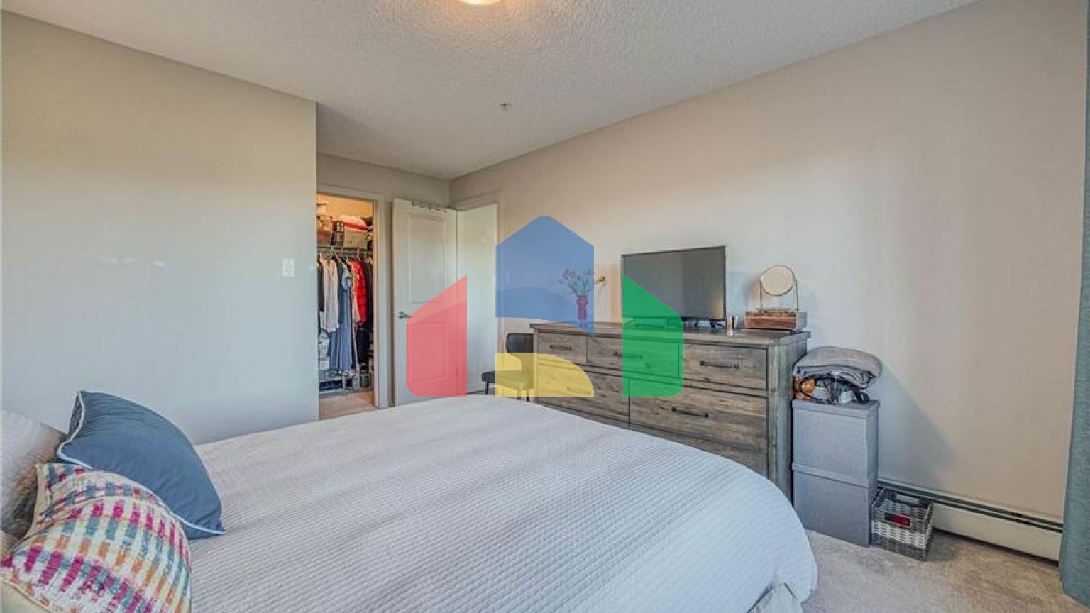 Residential - Condo/Apartment - Edmonton, Canada - Canada