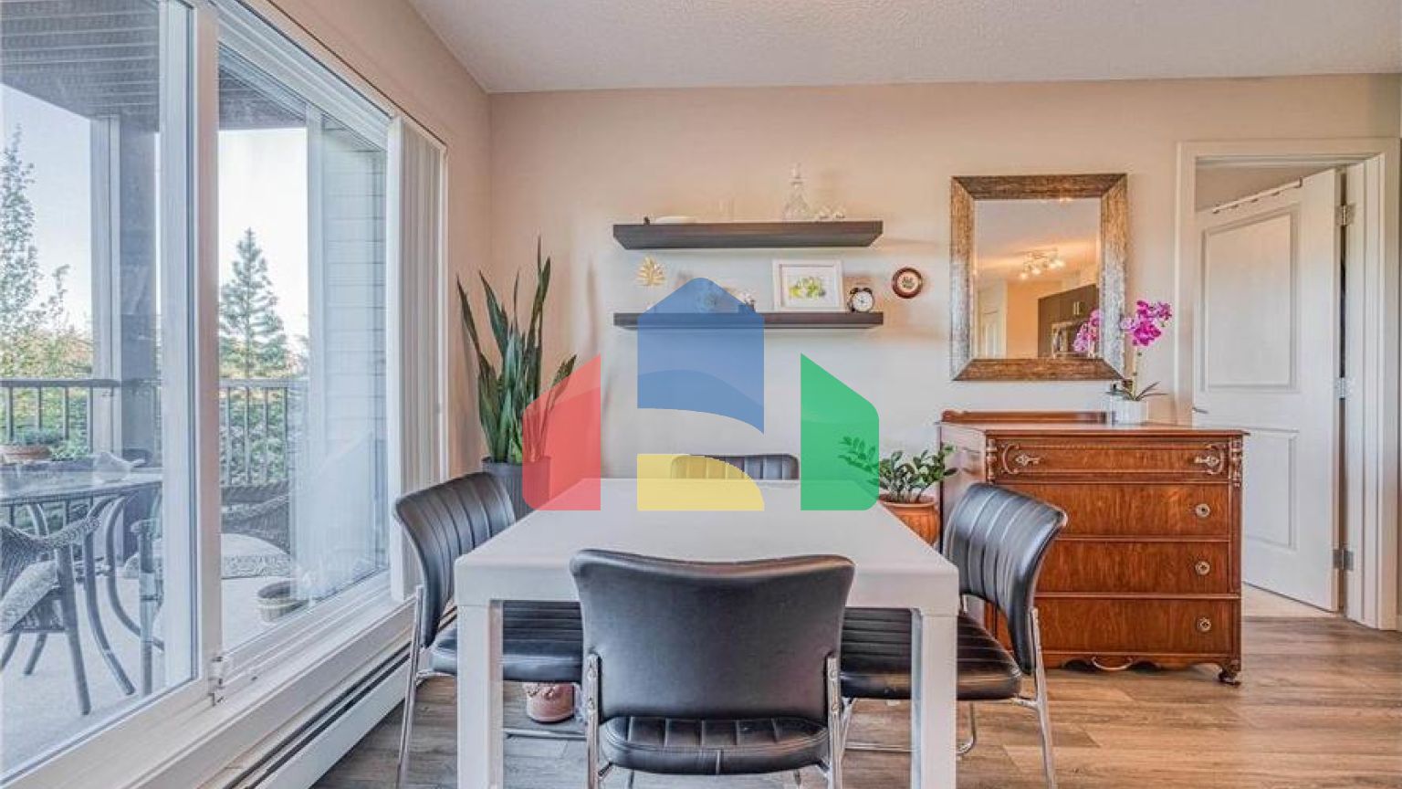 Residential - Condo/Apartment - Edmonton, Canada - Canada