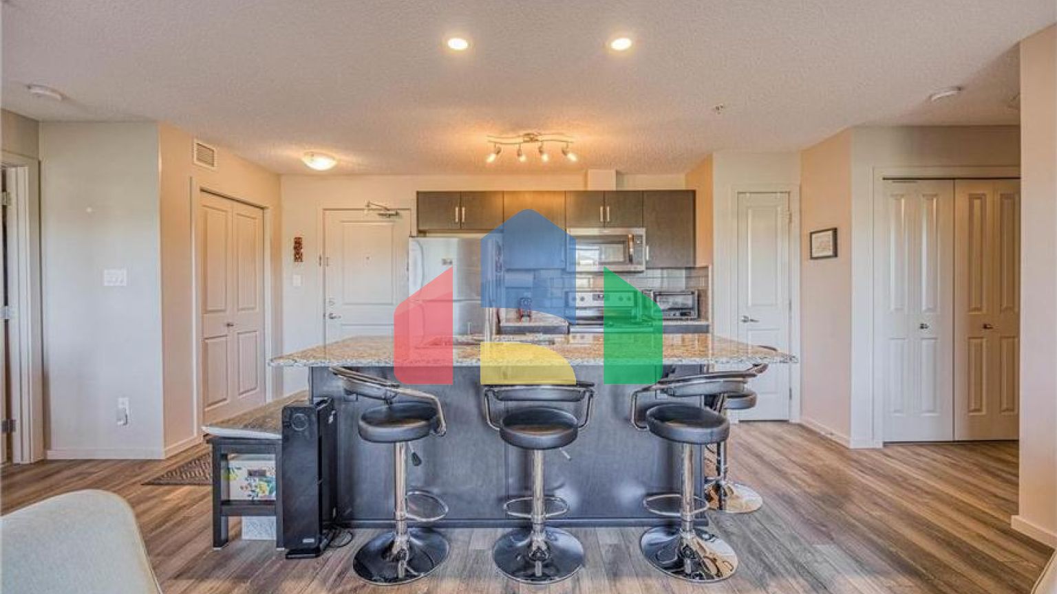 Residential - Condo/Apartment - Edmonton, Canada - Canada