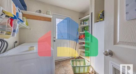 Residential - Single Family Home - Edmonton, Canada - Canada